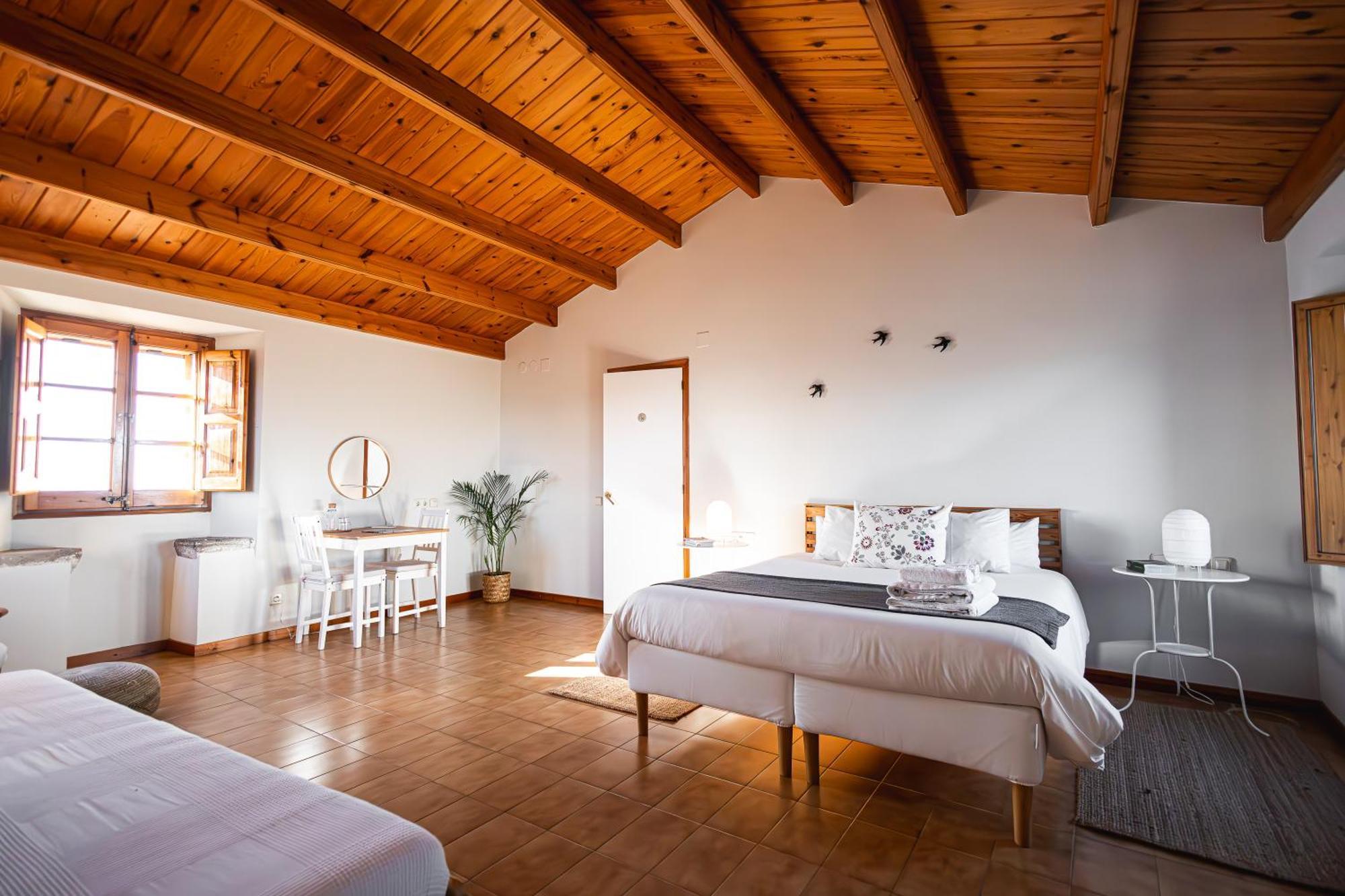 Hotel Santuario De Bellmunt San Pedro de Torelló Exterior foto